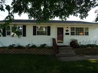 461 Wilson Avenue Dr SW, Cedar Rapids, IA 52404