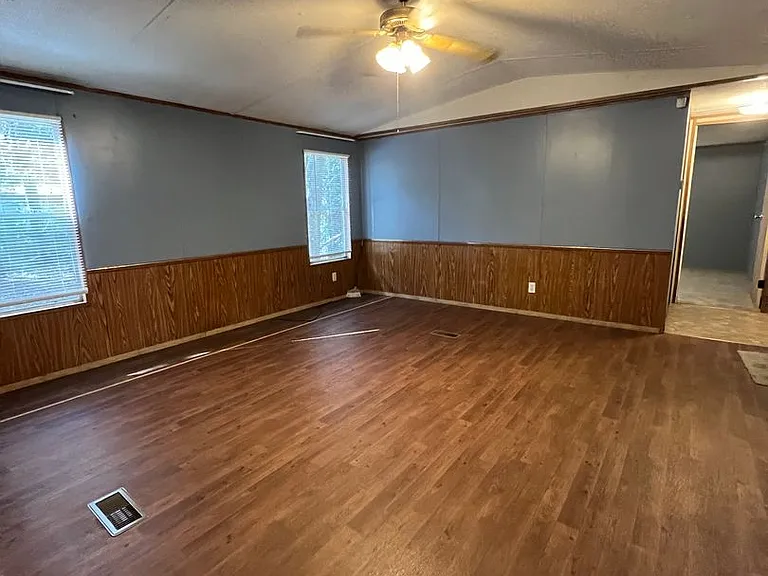 103 Thompson Rd — Photo 4