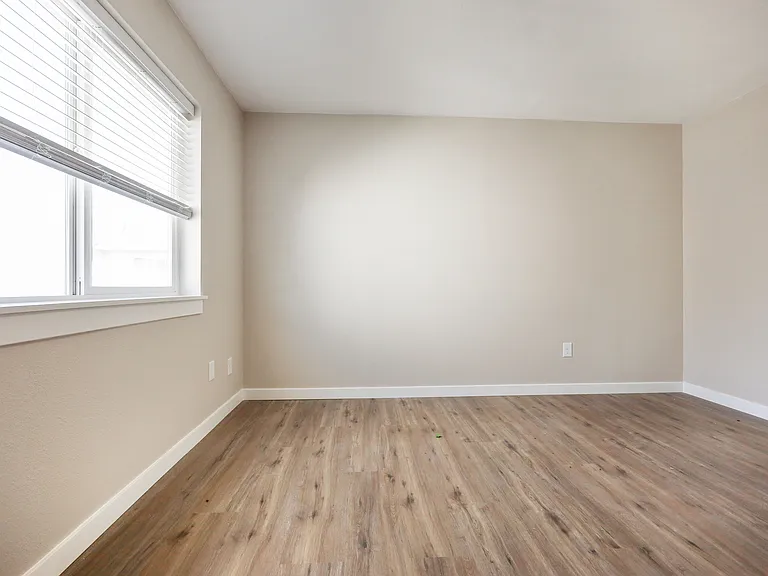 2819-2835 SE 90th Pl — Photo 3