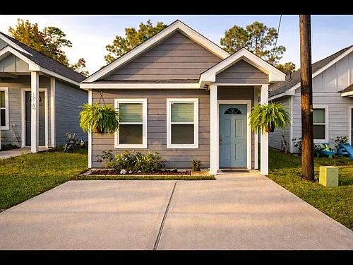 16606 E Forrestal Photo 1