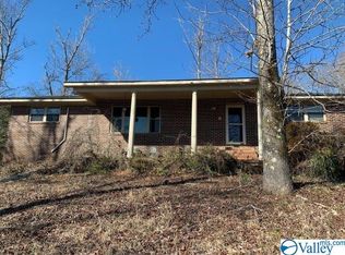 93 Tambourine Ln, Decatur, AL 35603