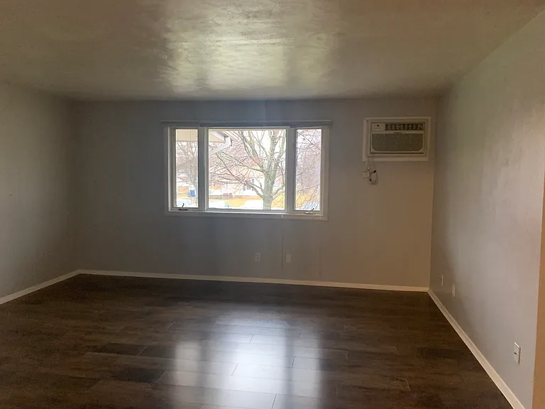407 E Seminole St #5 — Photo 3