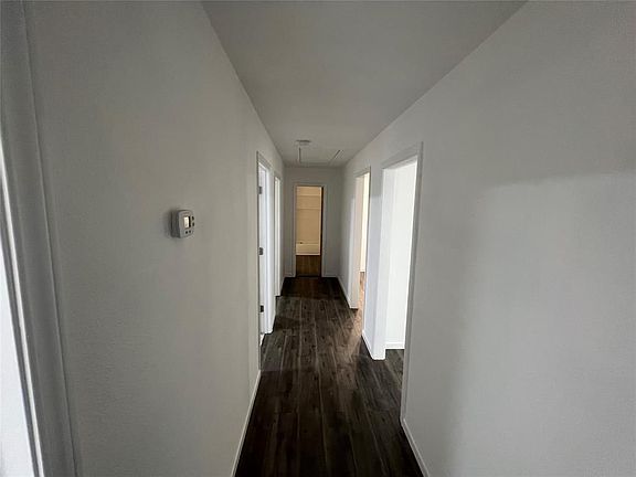 5th image of 3010 Houston Ave