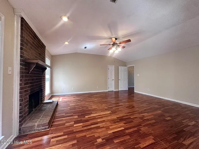 4497 Amanda Ln — Photo 10