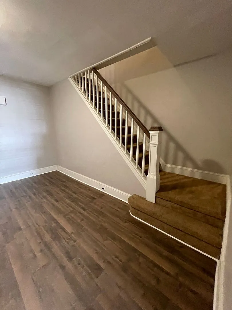 Available Now - Move-In Ready Bright And Spacious 3 Bedroom House In Drexel Hill!! — Photo 3