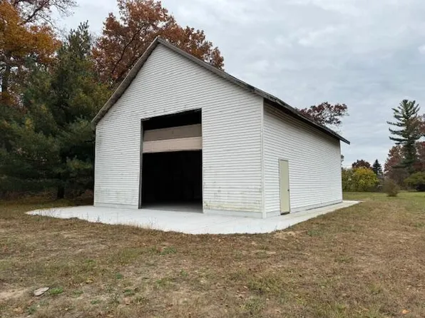 3368 E 100th St, Grant, MI 49327
