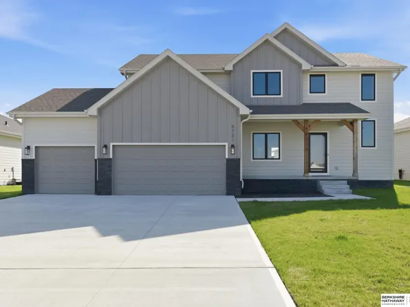 5731 Kestrel Pkwy, Elkhorn, NE 68022