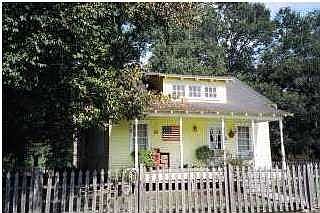 1st image of 3690 Woodlawn Rd