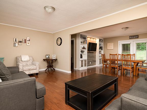3rd image of 3010 Clearwater Dr NE #32