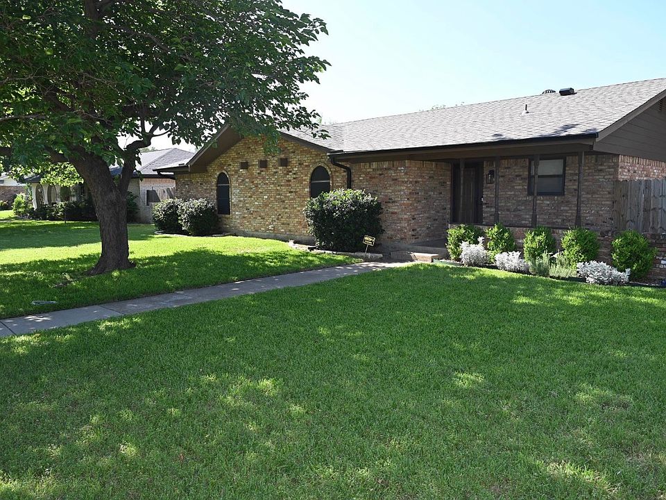 1st image of 2117 Wellington Dr