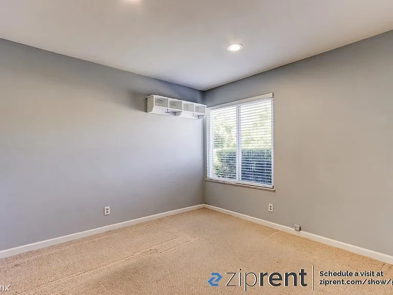 4548 Donalbain Cir — Photo 9
