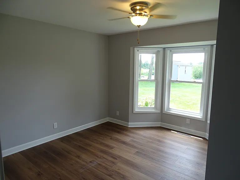 1061 Morthland Dr — Photo 22