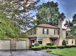 1616 W Downer Pl, Aurora, IL 60506