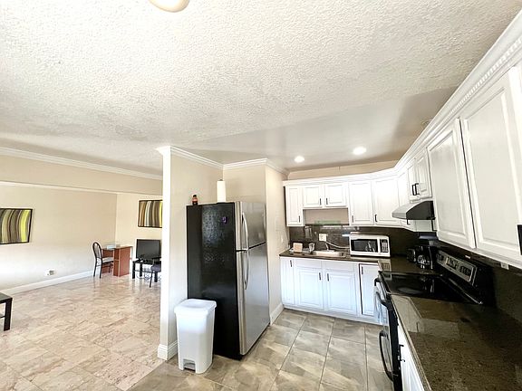 2nd image of 768 Calla Dr APT 3