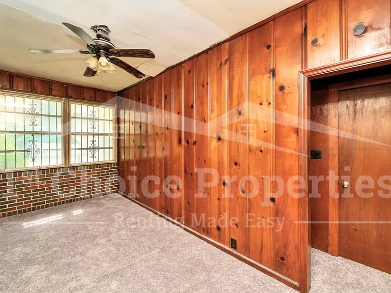 1708 Decatur Ave — Photo 5