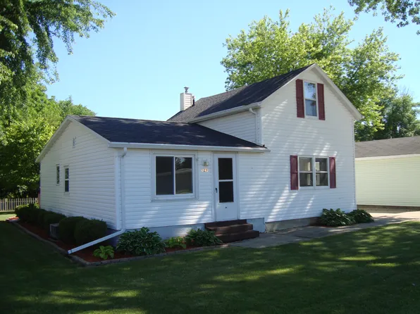 129 Booth St, Oakfield, WI 53065