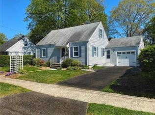 95 Twin Brook Rd, Hamden, CT 06514