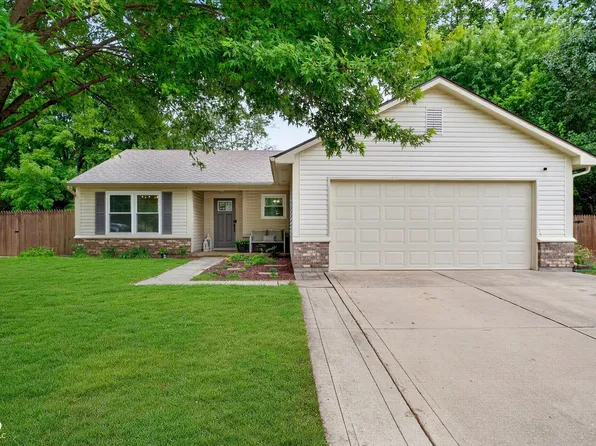 597 Woodfield Cir, Avon, IN 46123