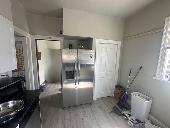 5th image of 251 W McMillan St Unit 1