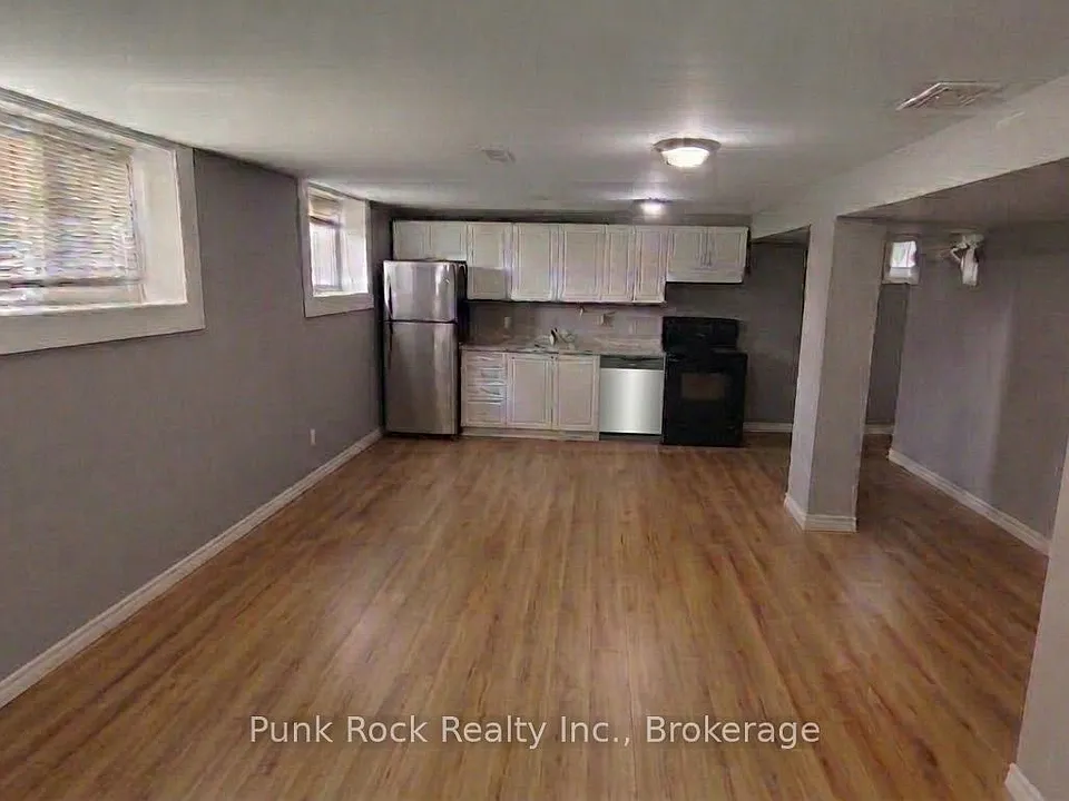 26 Cundles Rd E #2
