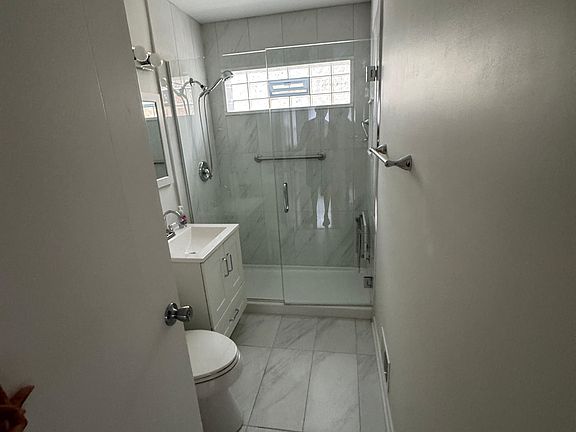3rd image of 2630 W Farragut Ave APT 2N