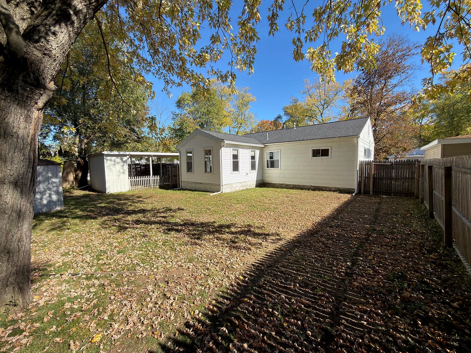 3 bed, 1046 sqft, $2,400 — Photo 3
