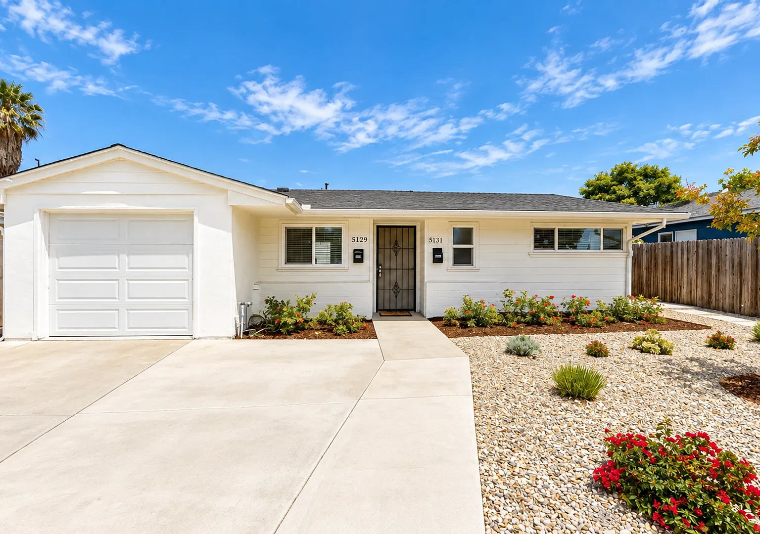 Beautiful home on Tipton with private yard!! — Photo 1