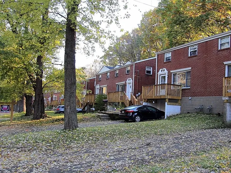 917-919 Sleepy Hollow Rd — Photo 9