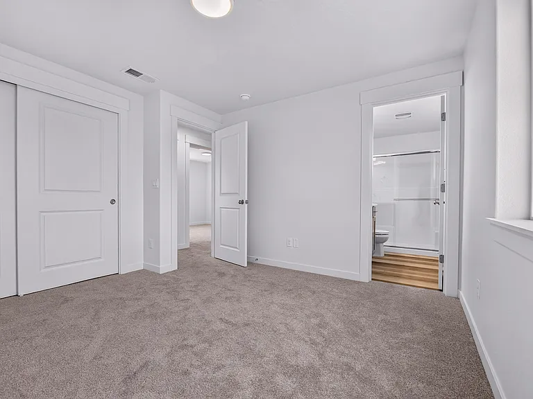 21444 Livingston Dr — Photo 26