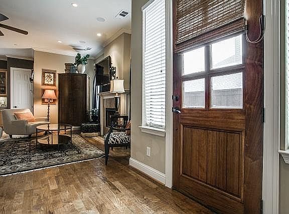 2nd image of 1021 Emerson Park Ln