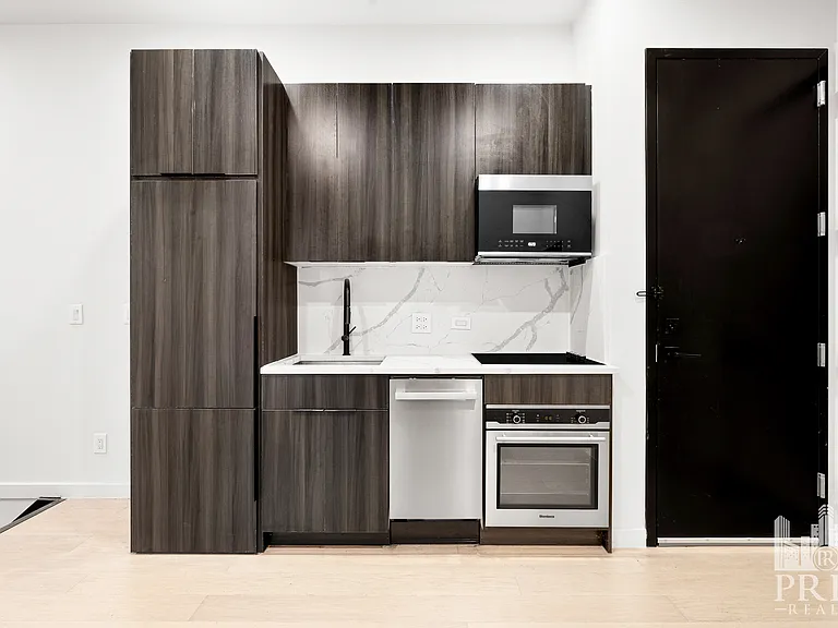 161 E 89th St #1B — Photo 3