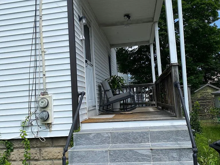 552 Pleasant St #1 — Photo 13