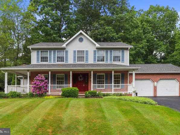 11490 Brookdale Dr, Waynesboro, PA 17268