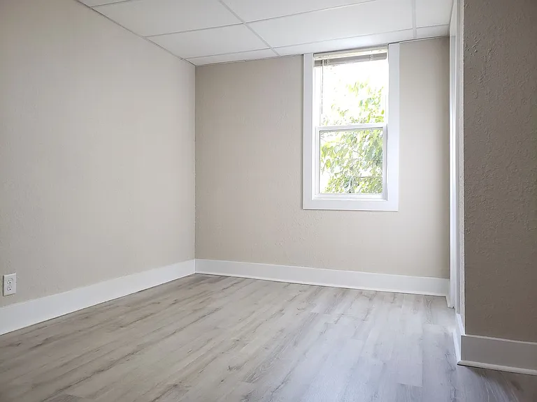 337 N Park Ave — Photo 20