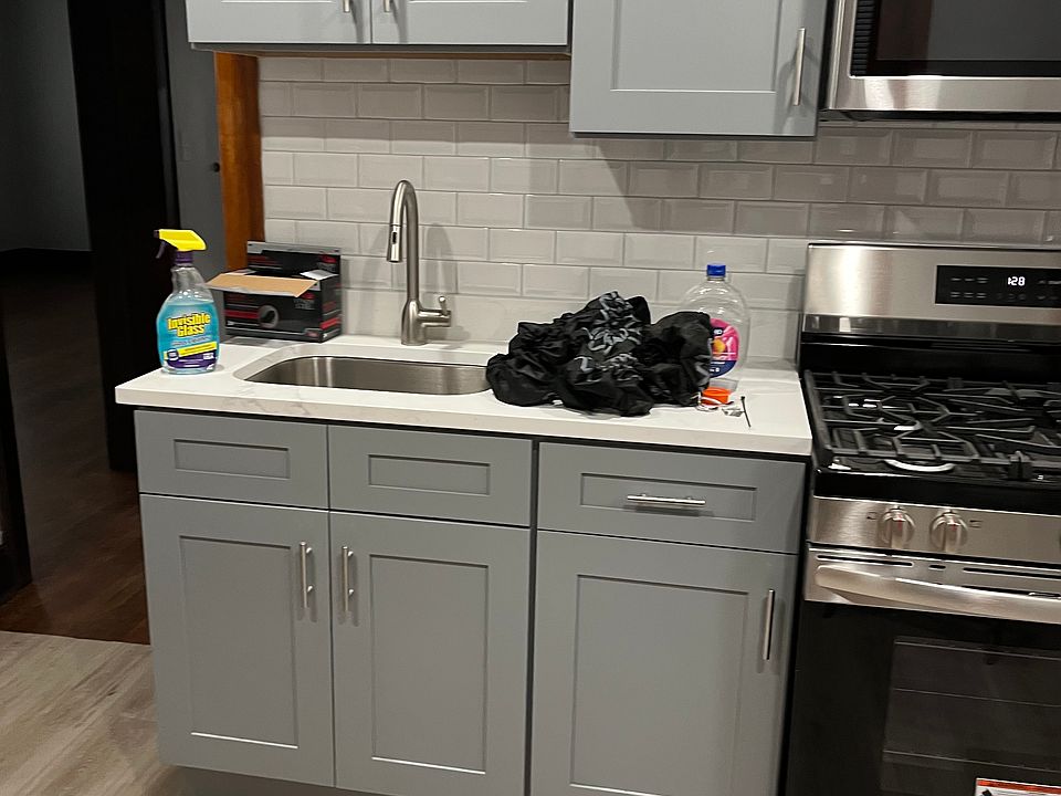 1st image of 2436 W Thorndale Ave APT 2W