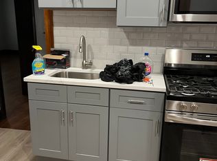 2436 W Thorndale Ave APT 2W, Chicago, IL 60659
