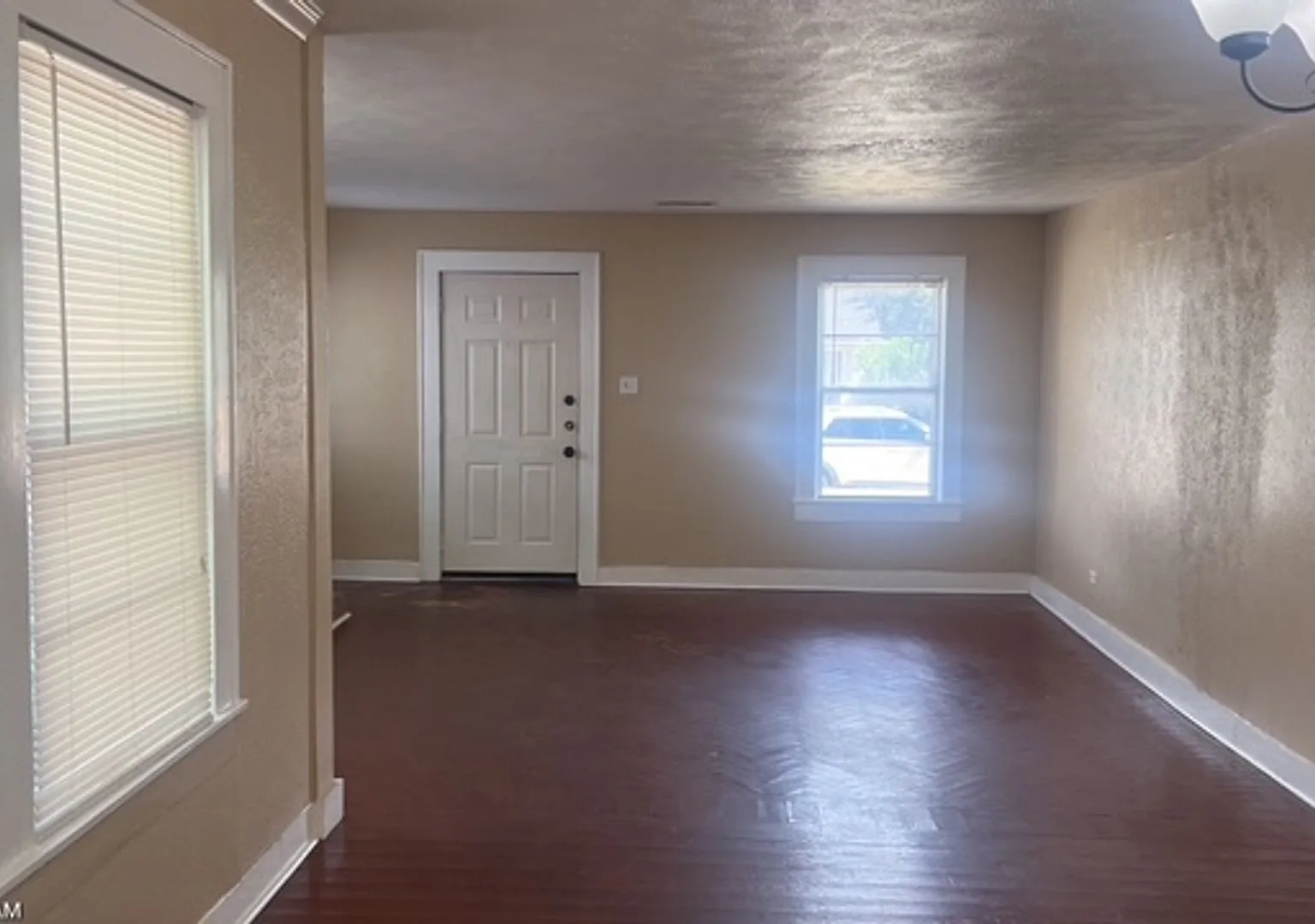 804 Austin St Arlington,76012 — Photo 4