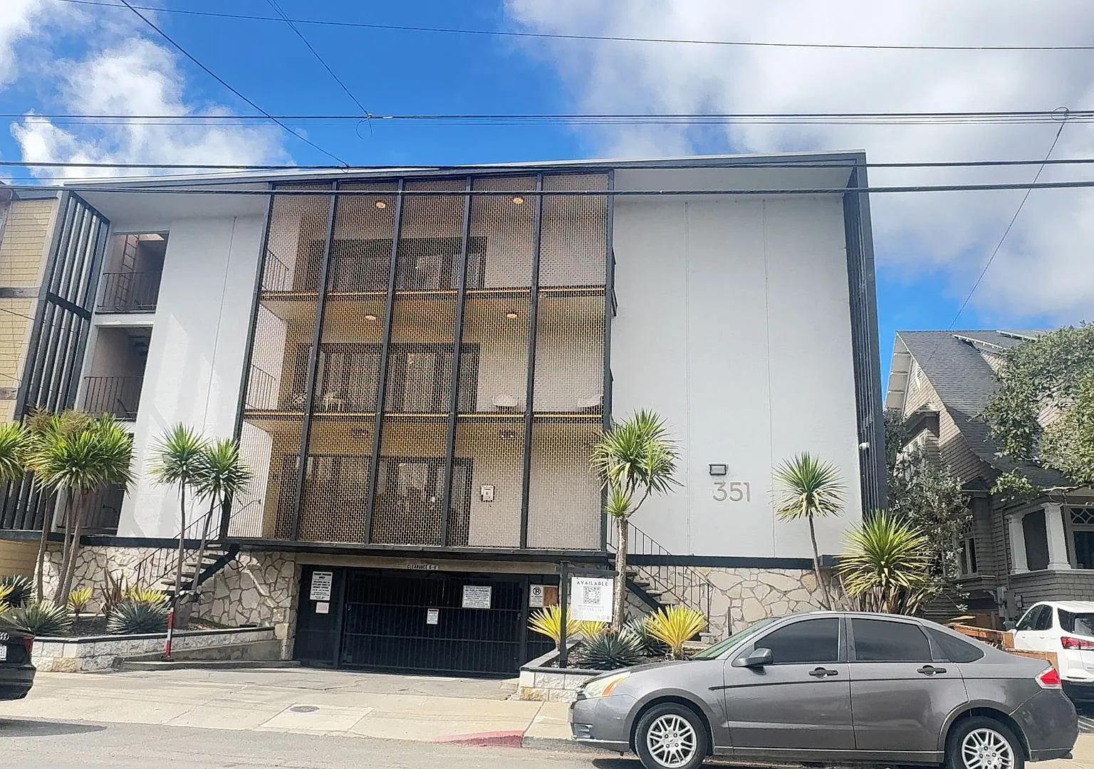 351 Lester Ave — Photo 2