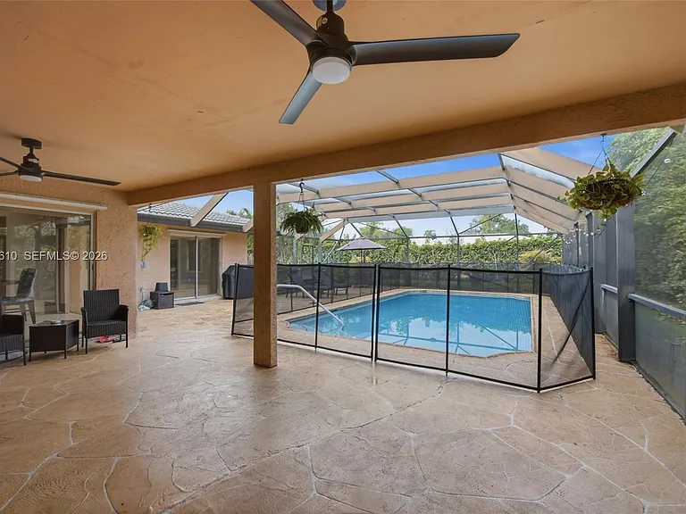 821 Ramblewood Dr — Photo 32