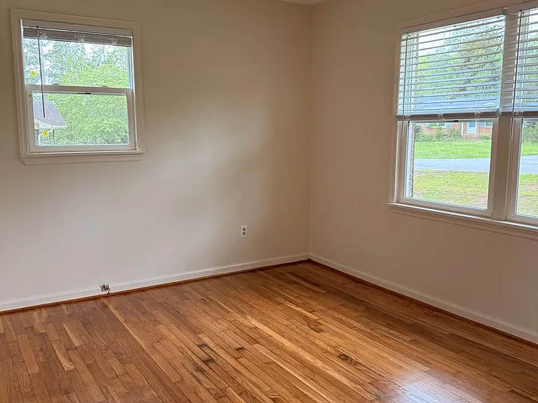 1041 Backman Rd — Photo 9