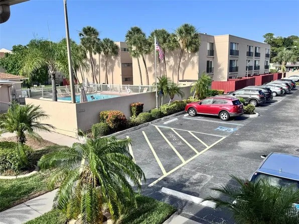 2763 Woodgate Ln, Sarasota, FL