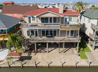 98 Dolphin Ln, Freeport, TX 77541