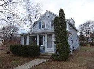 320 Long St, Warwick, RI 02886