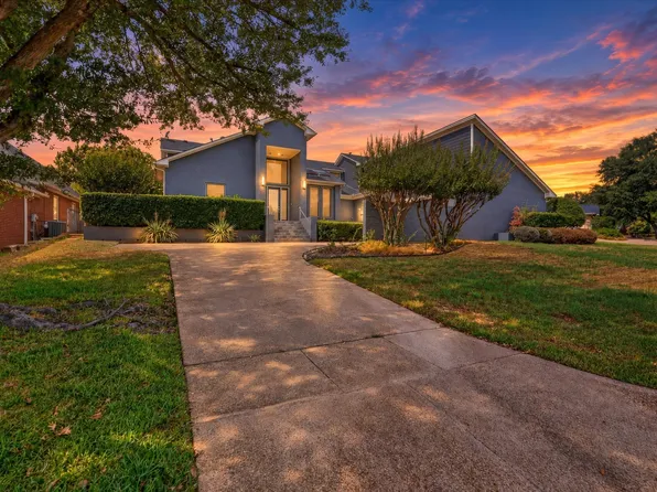 811 Turnberry Dr, Mansfield, TX 76063