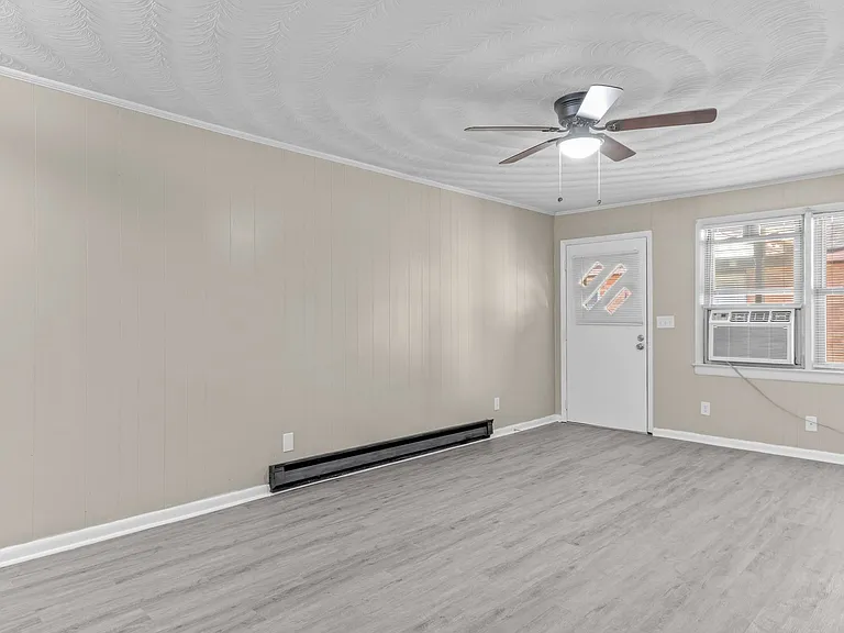 9103 Hammett Ave #B — Photo 2