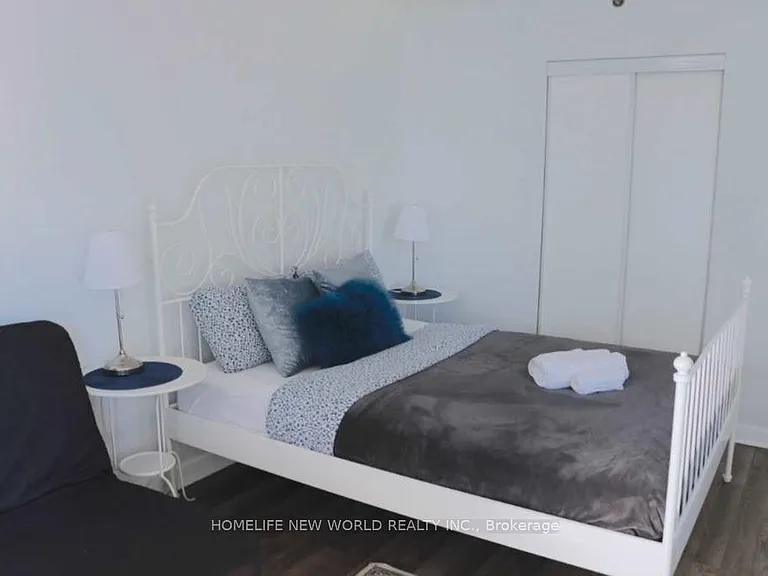 210 Victoria St #909 — Photo 7
