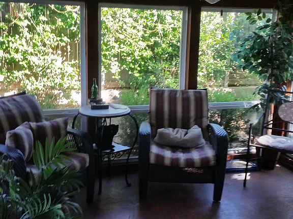 3rd image of 108 Jasper Ln