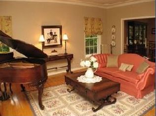 516 Sir Charles Way, Albany, NY 12203