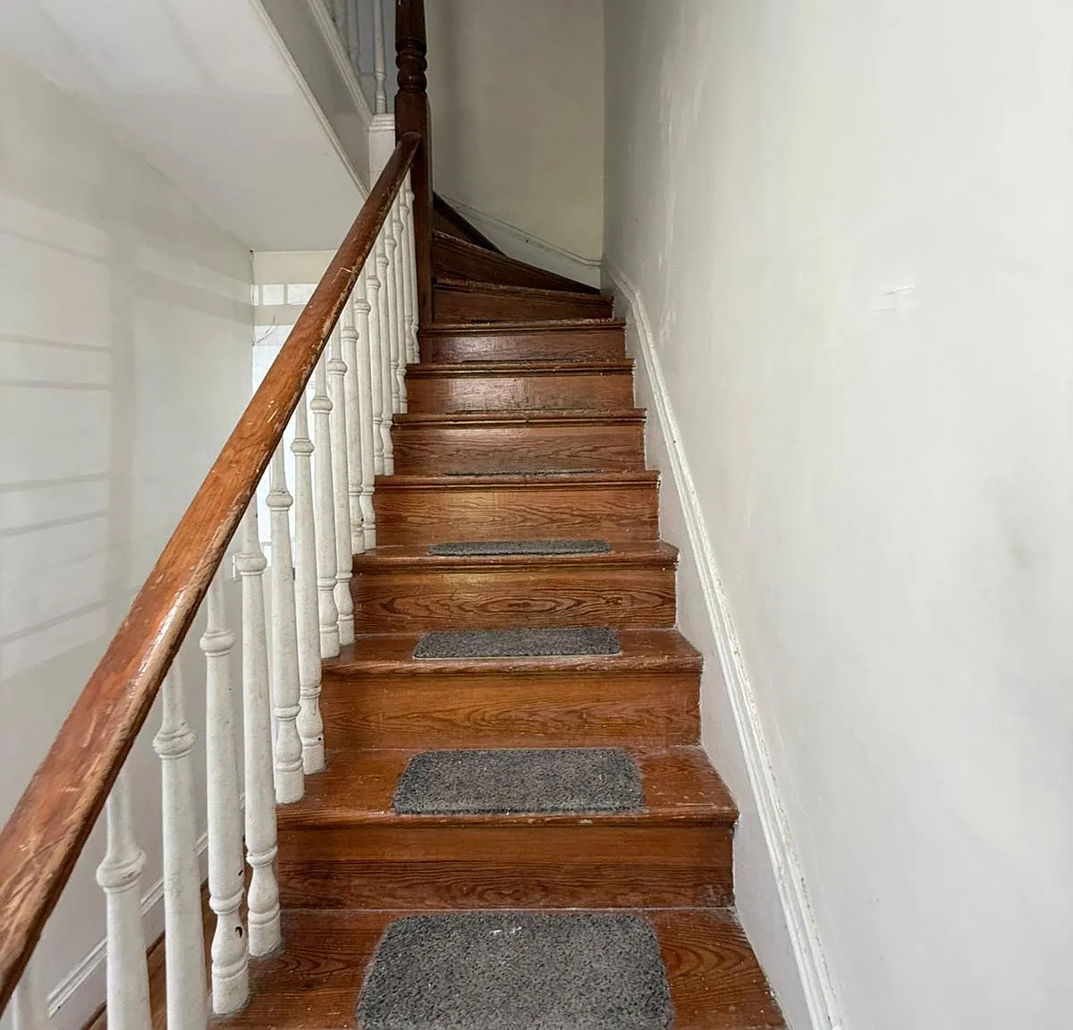 3 bed, 1000 sqft, $1,490 — Photo 2