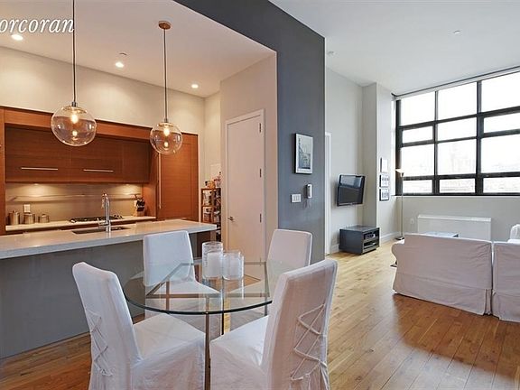 5th image of 360 Furman St APT 706